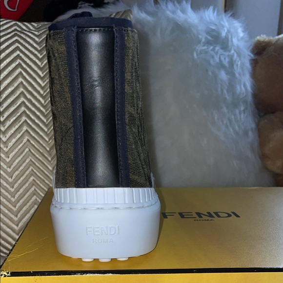 FENDI VERTIGO SNEAKER SOLD - Picture 3 of 7